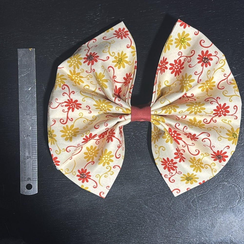 Floral Bow Hair Accessory - Picture 3 of 4